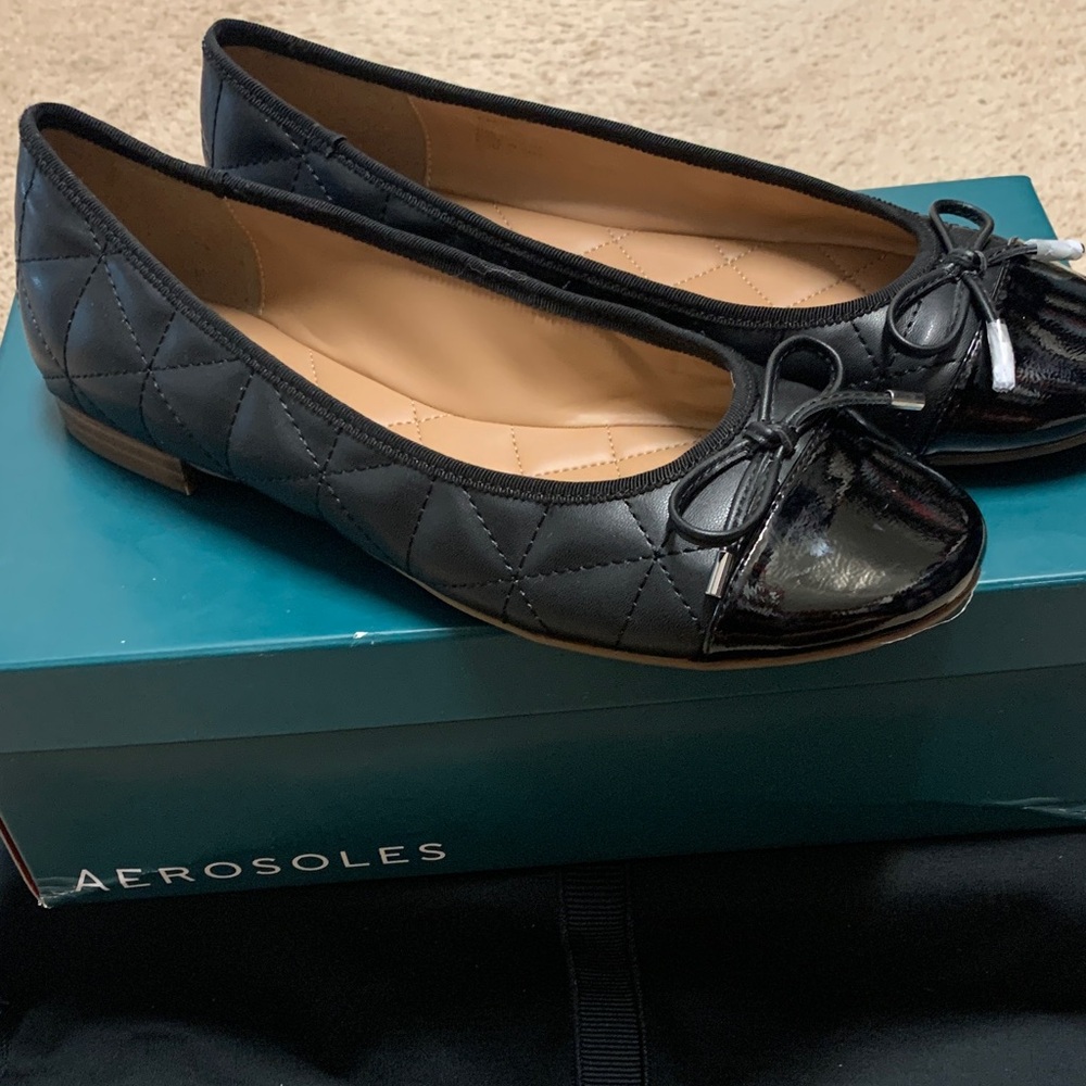 AEROSOLES Black Quilted Flats with Bow